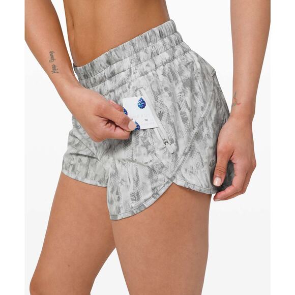 Lululemon Tracker Short V 4 - Picture 5 of 6